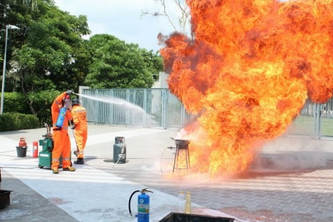 ฝึกซ้อมดับเพลิงเบื้องต้น